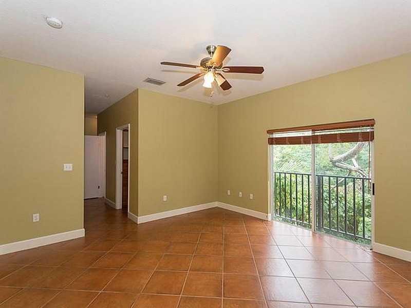 BRICKELL OAKS TOWNHOUSE C - Residential Lease