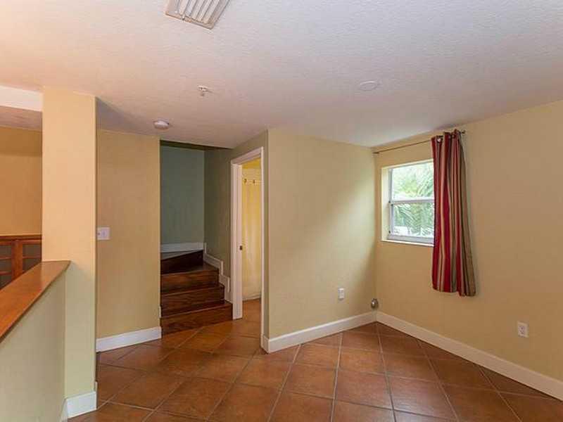 BRICKELL OAKS TOWNHOUSE C - Residential Lease