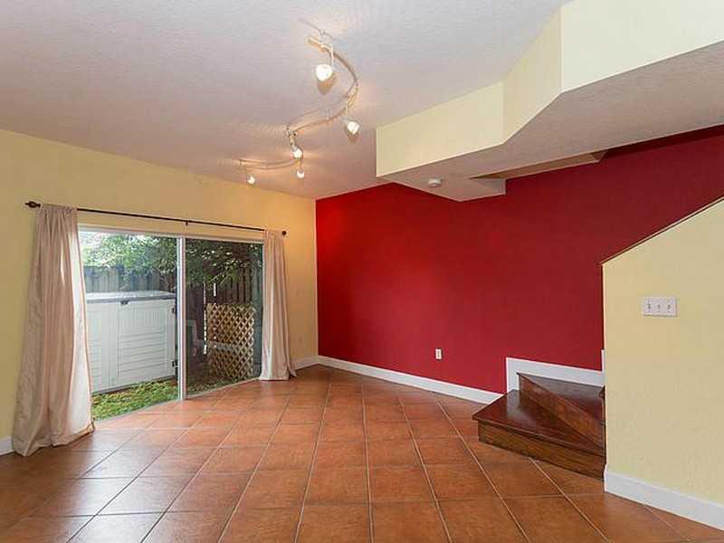 BRICKELL OAKS TOWNHOUSE C - Residential Lease