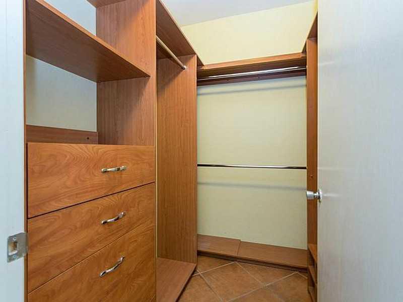 BRICKELL OAKS TOWNHOUSE C - Residential Lease