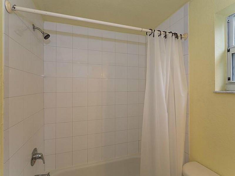 BRICKELL OAKS TOWNHOUSE C - Residential Lease