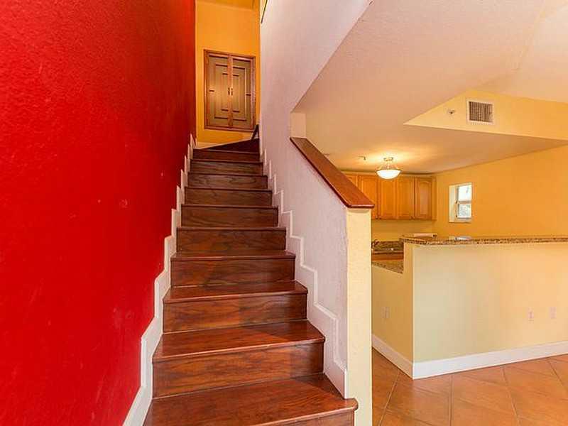 BRICKELL OAKS TOWNHOUSE C - Residential Lease