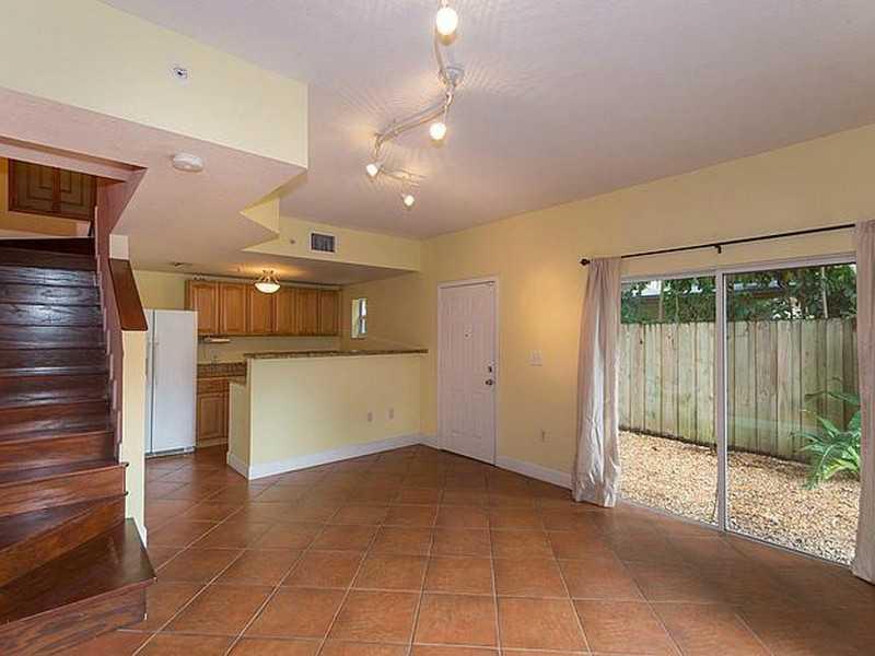 BRICKELL OAKS TOWNHOUSE C - Residential Lease