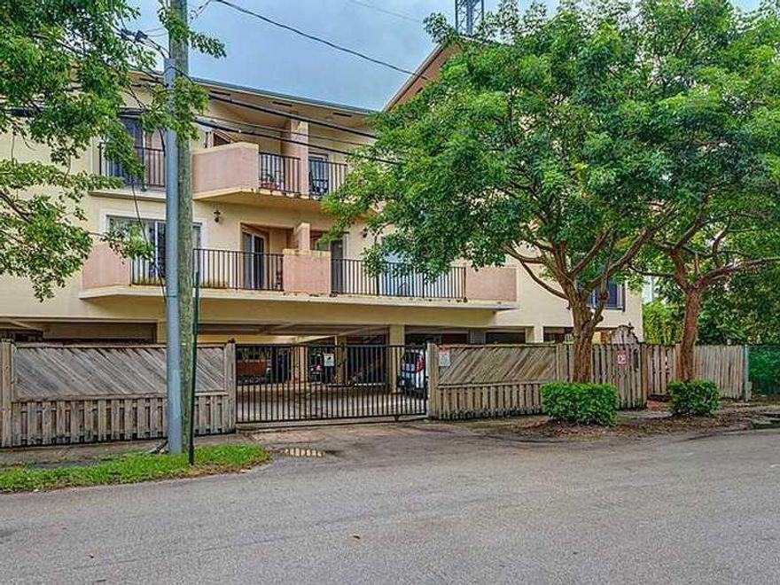 BEAUTIFULLY RENOVATED 3-LEVEL TOWNHOUSE CENTRALLY LOCATED IN THE HEART OFBRICKELL.. WRAP-AROUND YARD - WONDERFUL FOR ENTERTAINING & INCLUDES SHED FOR EXTRA STORAGE. 2 GATEDPARKING SPOTS, GRANITE COUNTERS, WOOD & TILE FLOORS, LARGE STORAGE UNDER STAIRS & H URRICANE SHUTTERS.EXTRA DEN/OFFICE SPACE ON SECOND FLOOR. ONLY BLOCKS FROM PUBLIX, WALGREENS, TRAIN, MARY BRICKELLVILLAGE & NEW HIGH END SHOPPING AT CITY CENTRE."