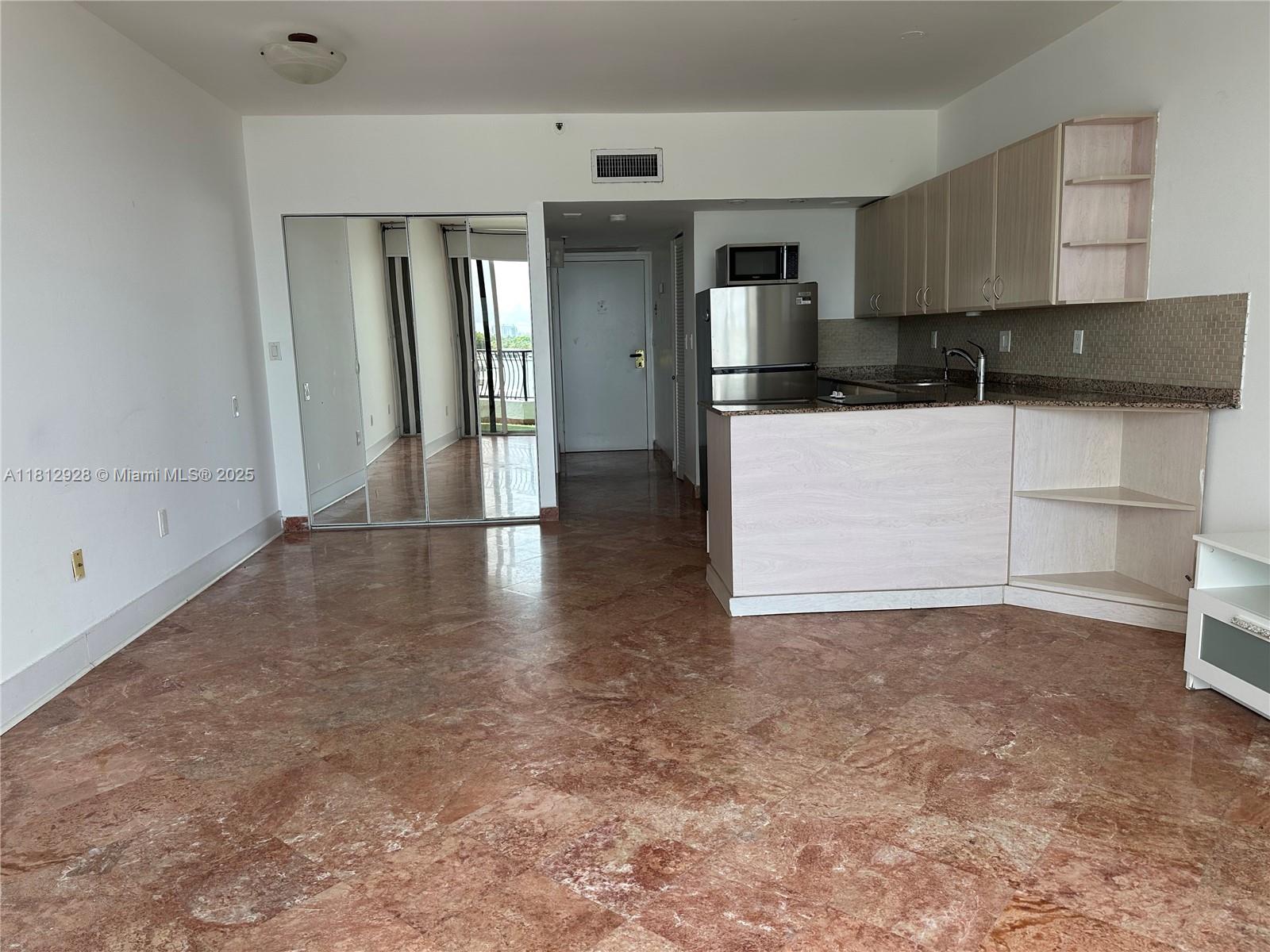 555 NE 15th St 515