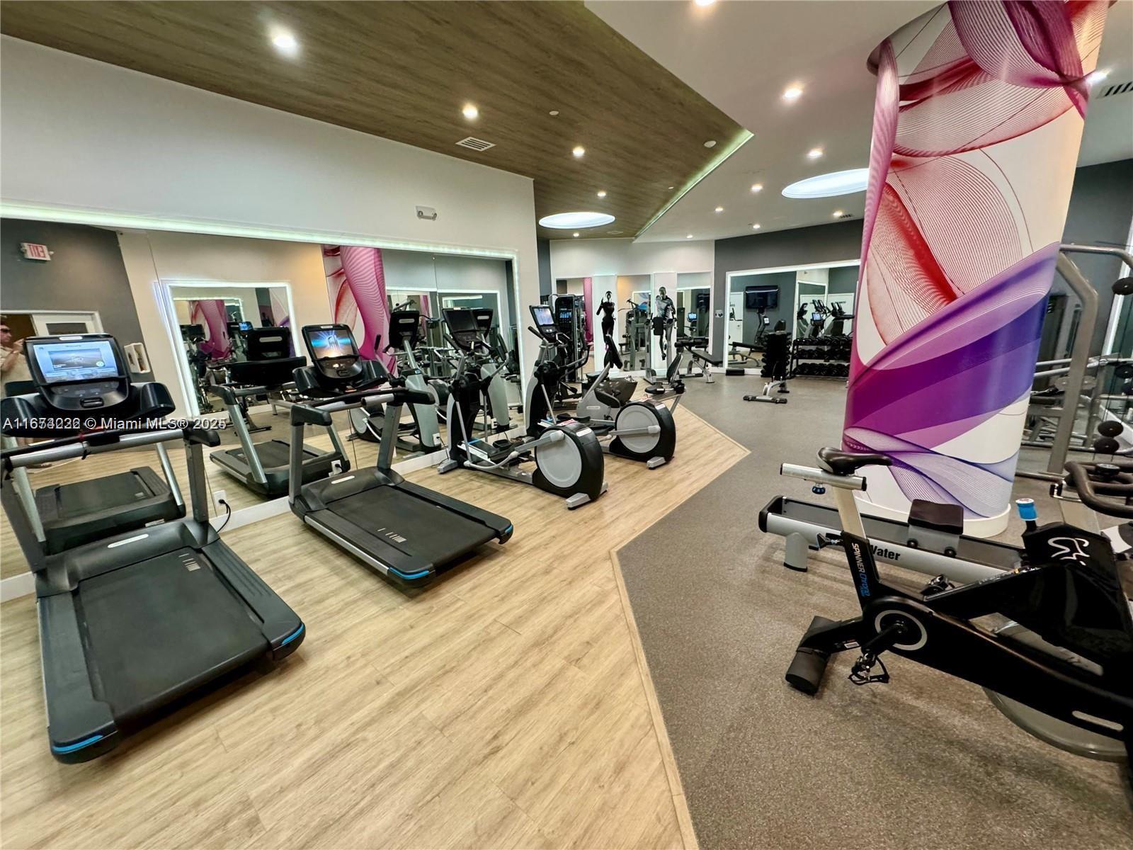 AVENTURA - Residential