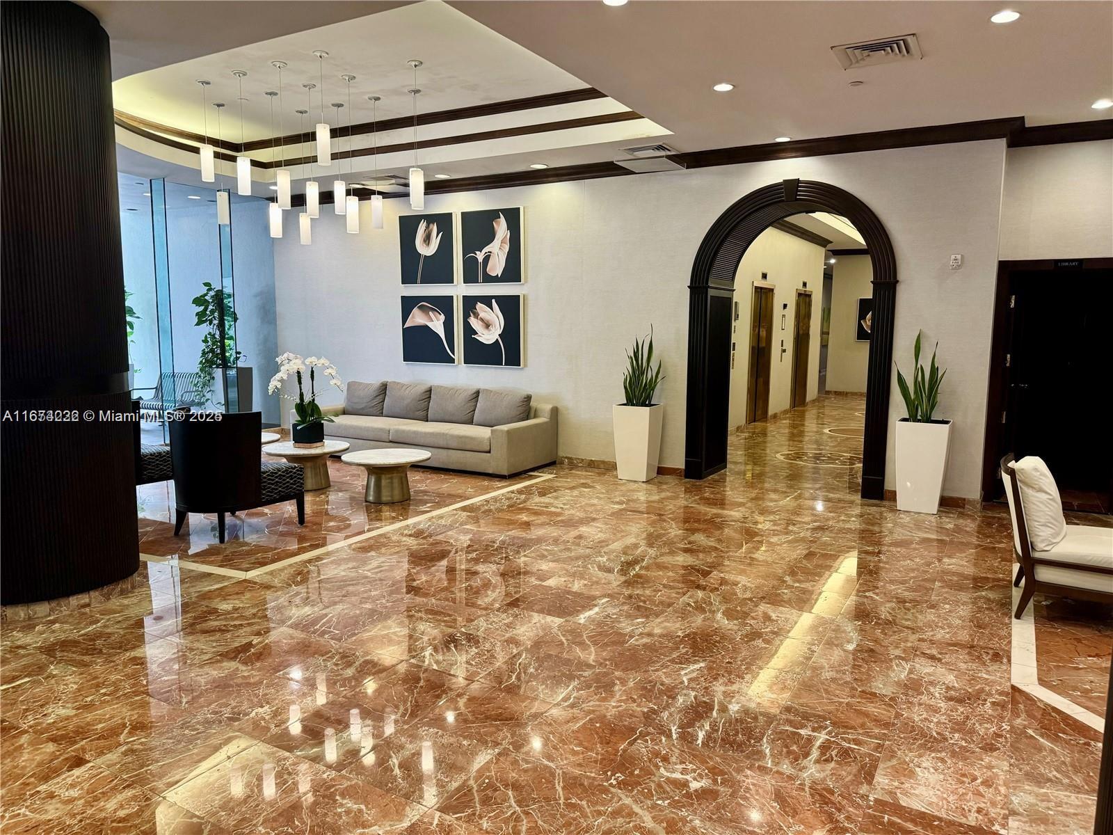 AVENTURA - Residential