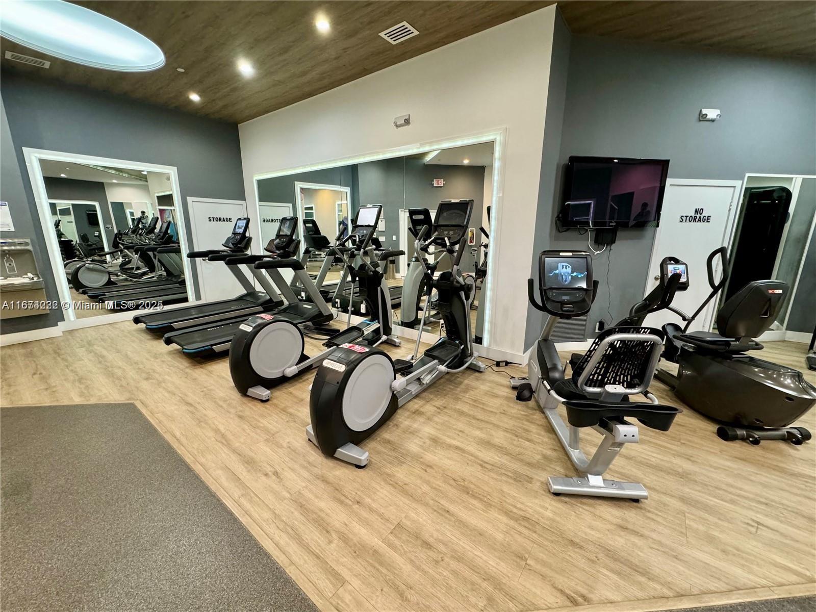 AVENTURA - Residential