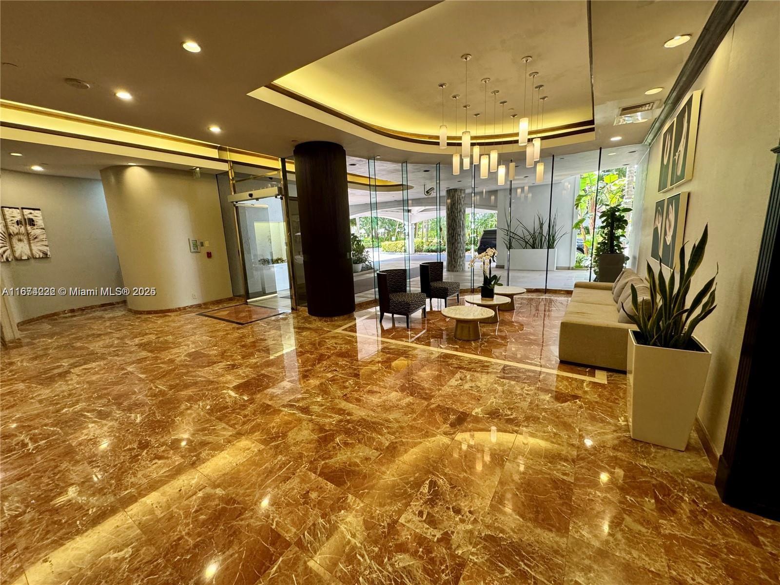 AVENTURA - Residential