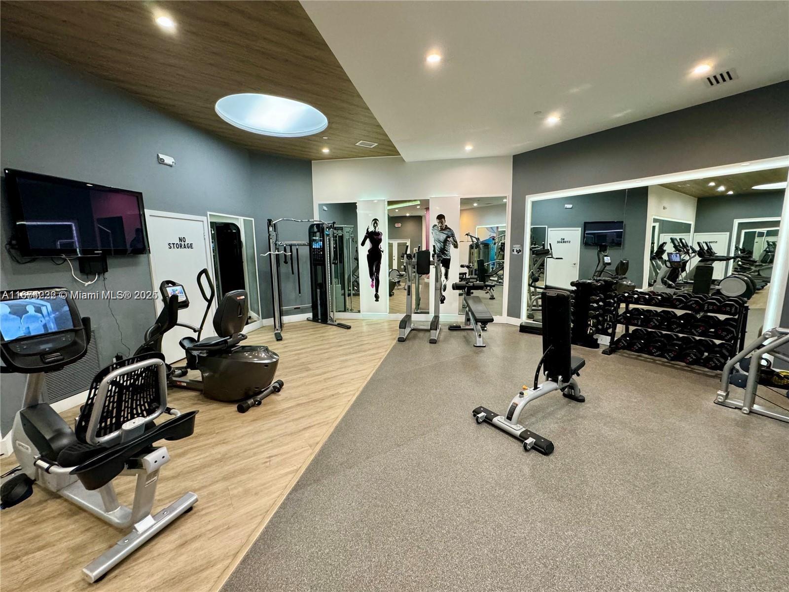 AVENTURA - Residential