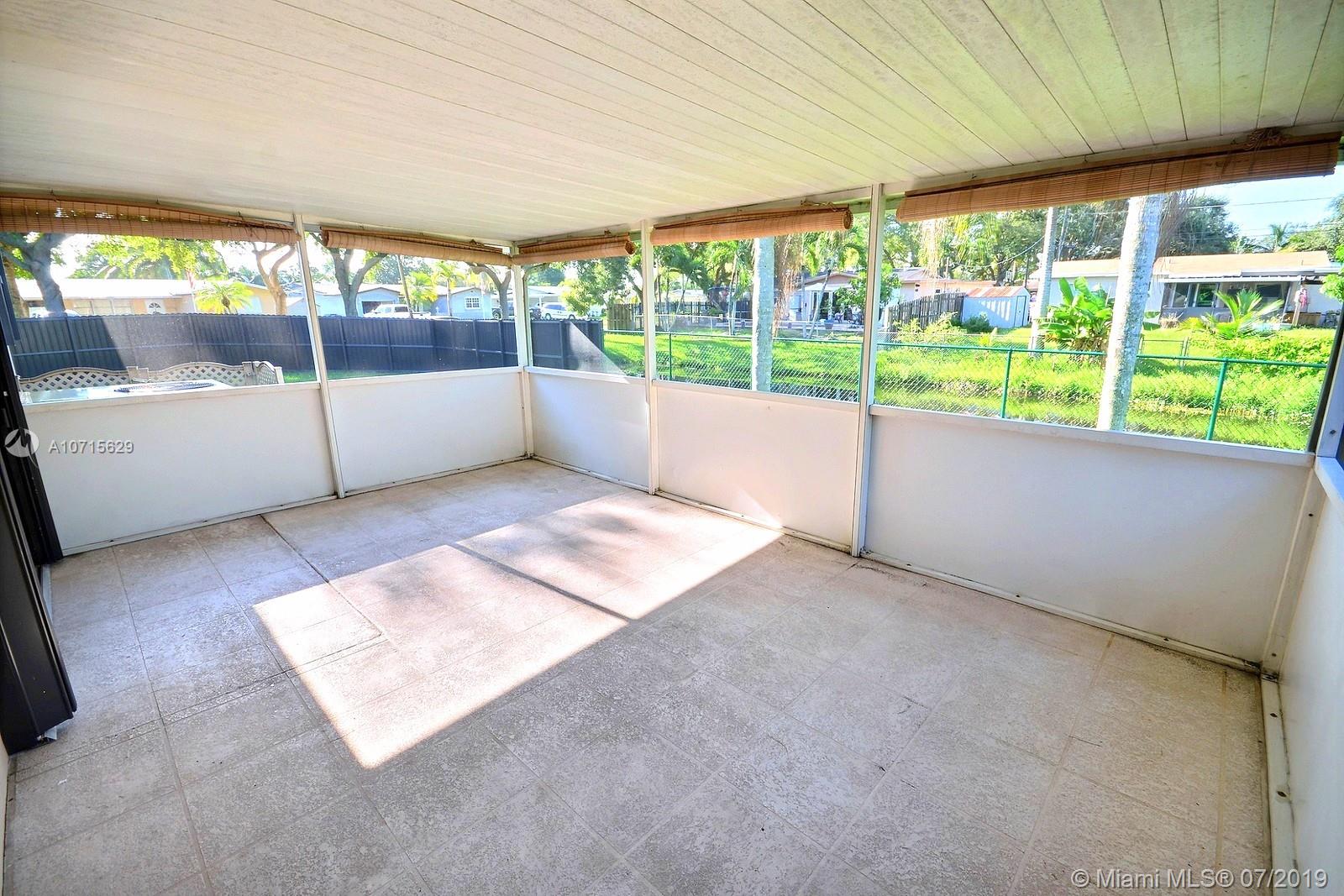 SUMMERTIME ISLES - Residential