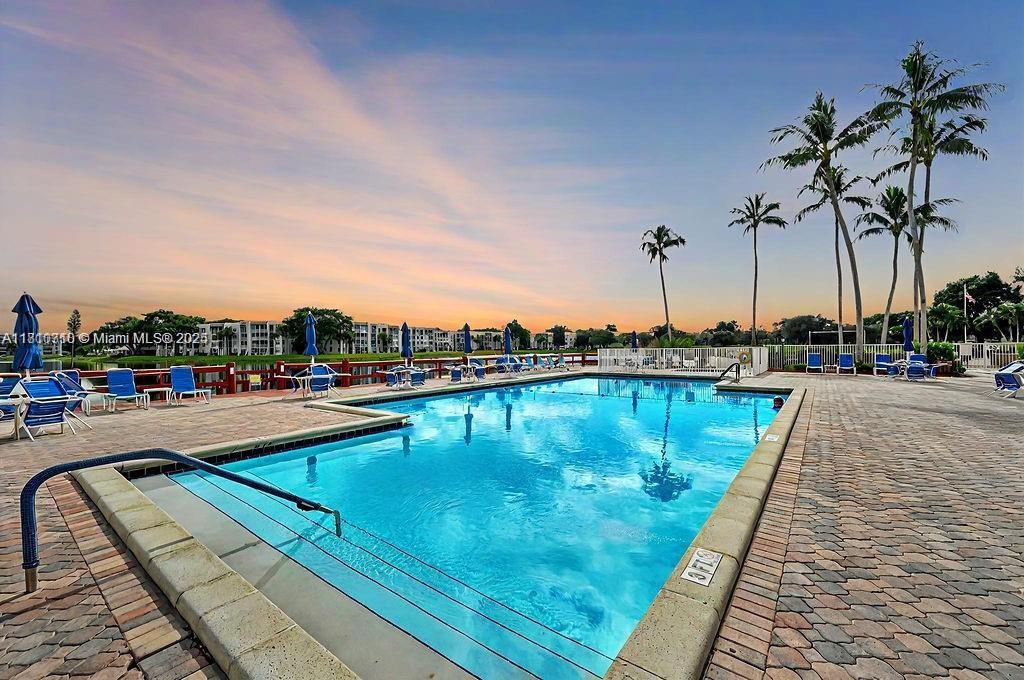 CONDO 24 OF WHITEHALL CON - Residential