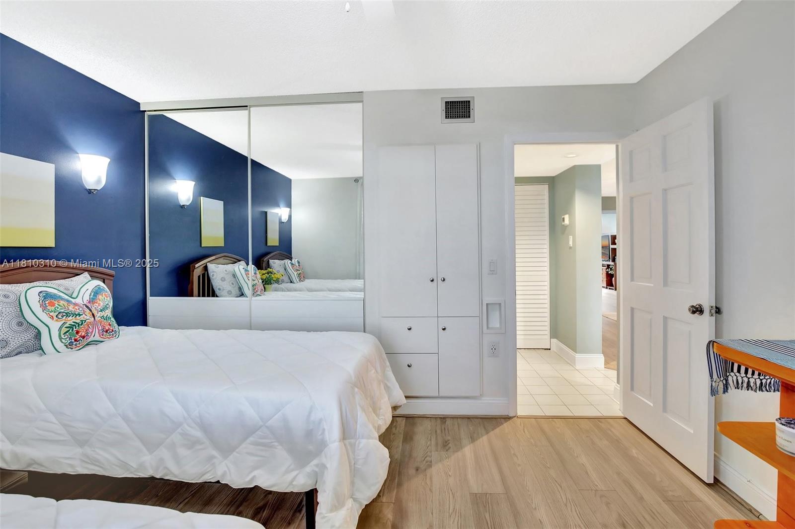 CONDO 24 OF WHITEHALL CON - Residential