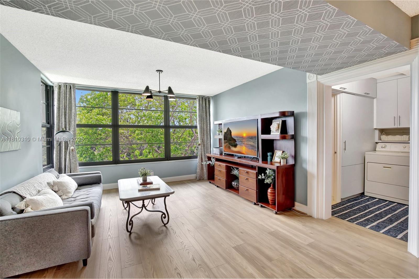 CONDO 24 OF WHITEHALL CON - Residential