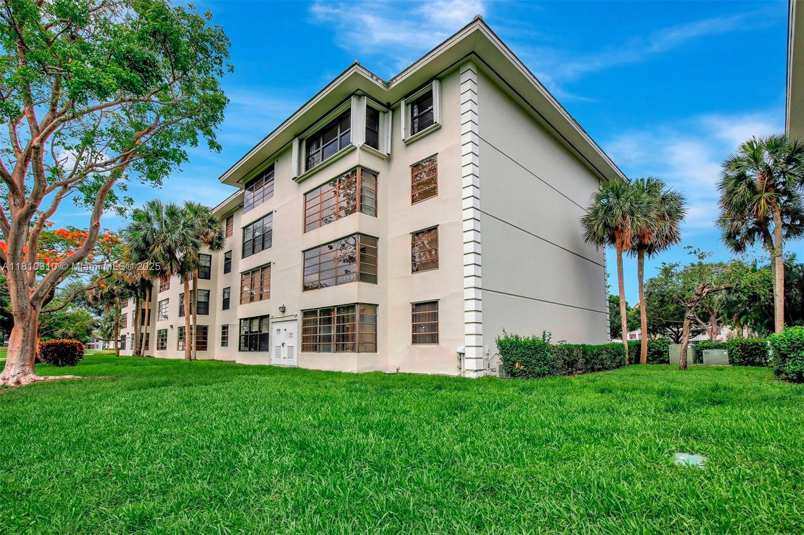 CONDO 24 OF WHITEHALL CON - Residential