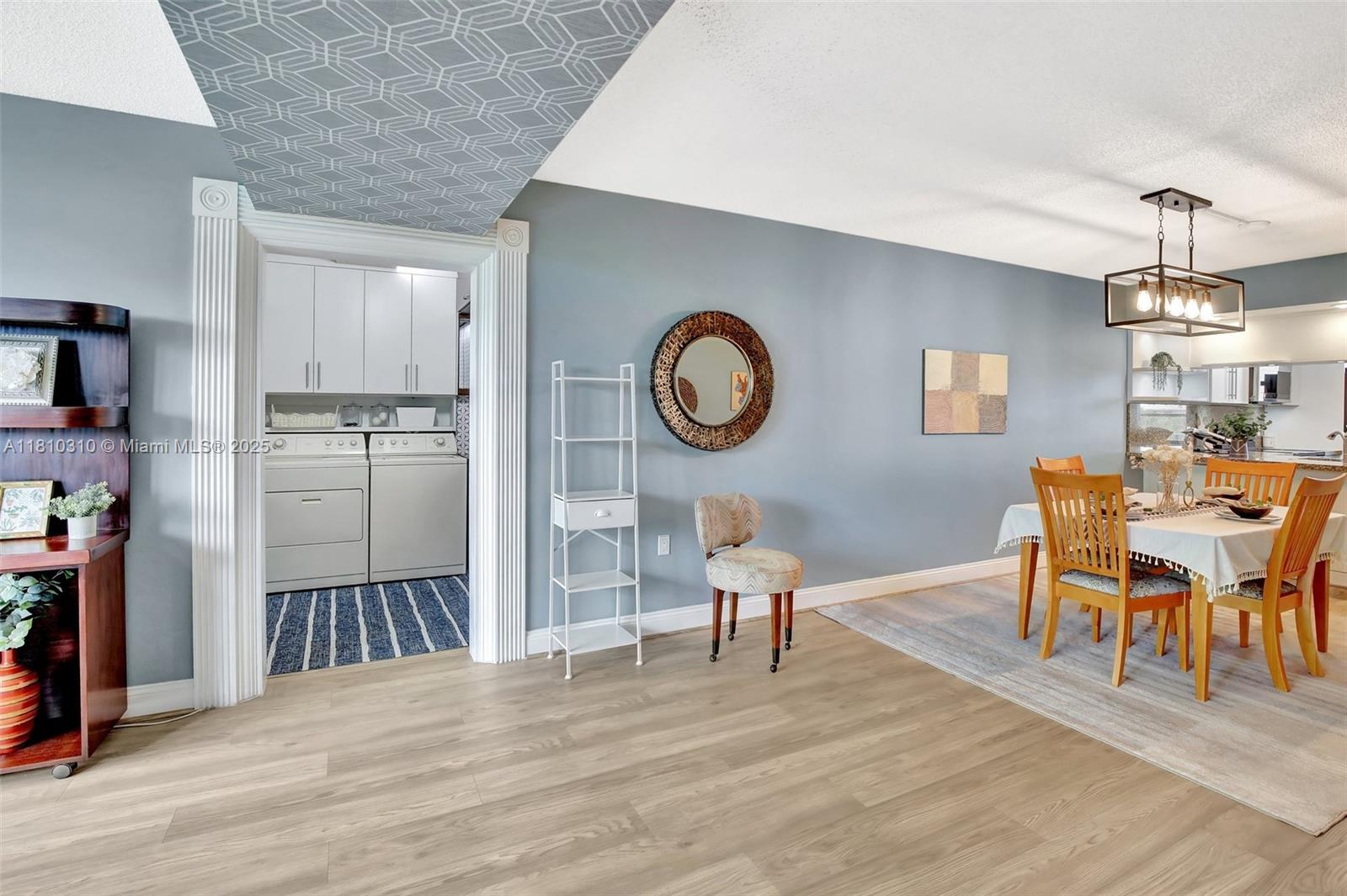 CONDO 24 OF WHITEHALL CON - Residential