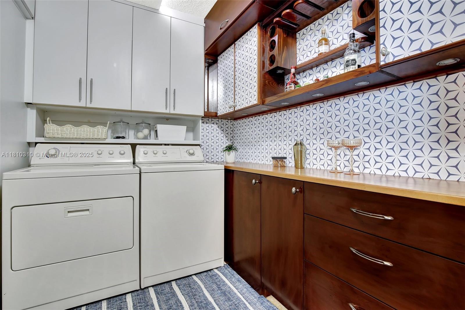 CONDO 24 OF WHITEHALL CON - Residential