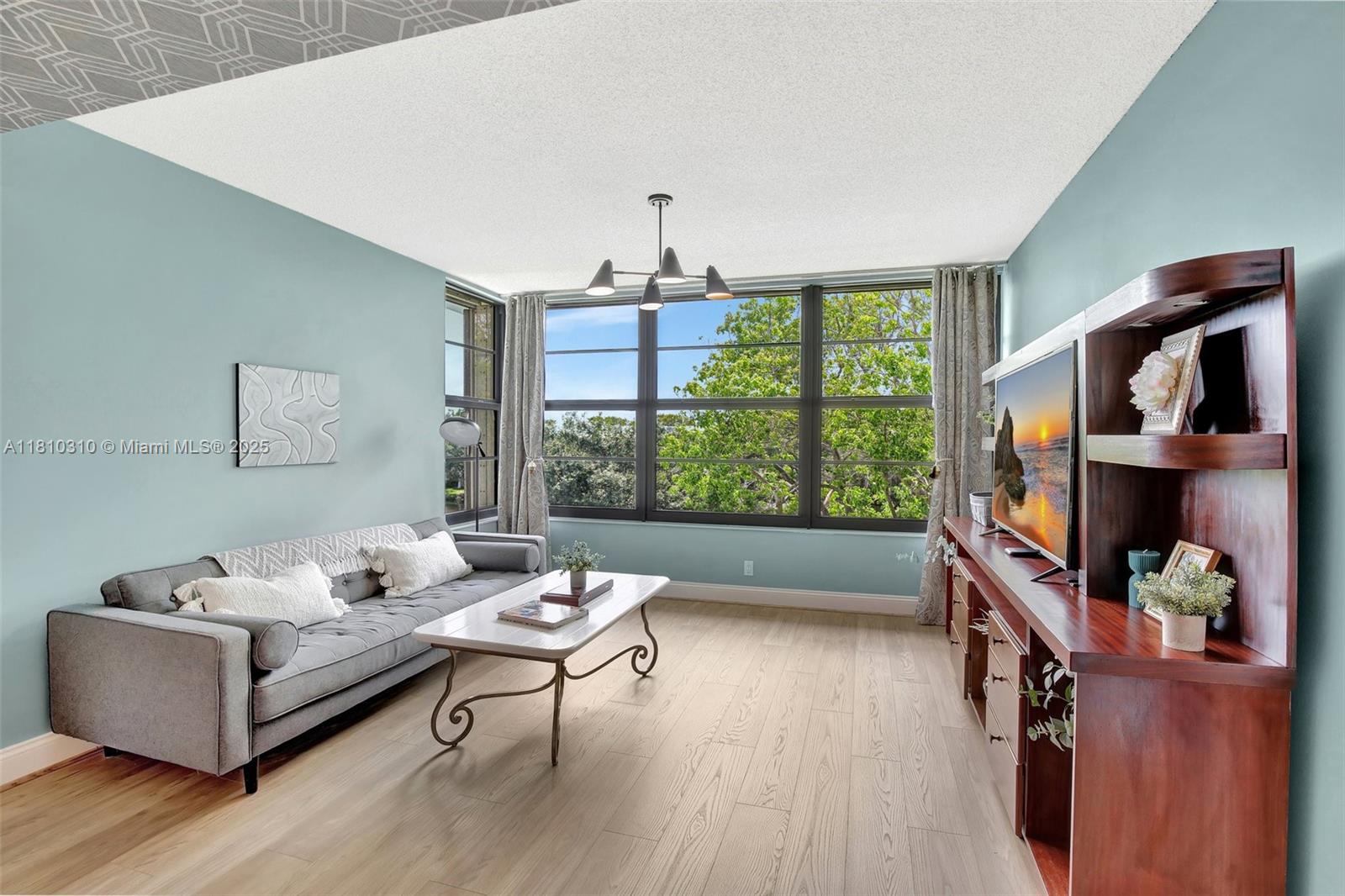 CONDO 24 OF WHITEHALL CON - Residential