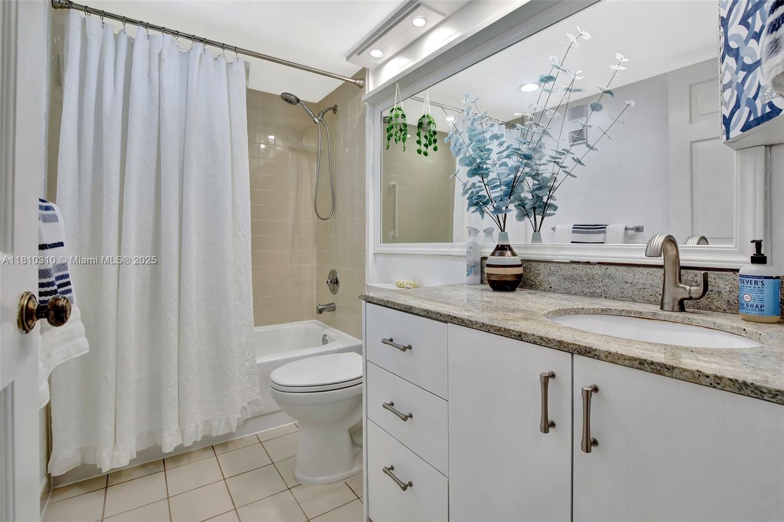 CONDO 24 OF WHITEHALL CON - Residential