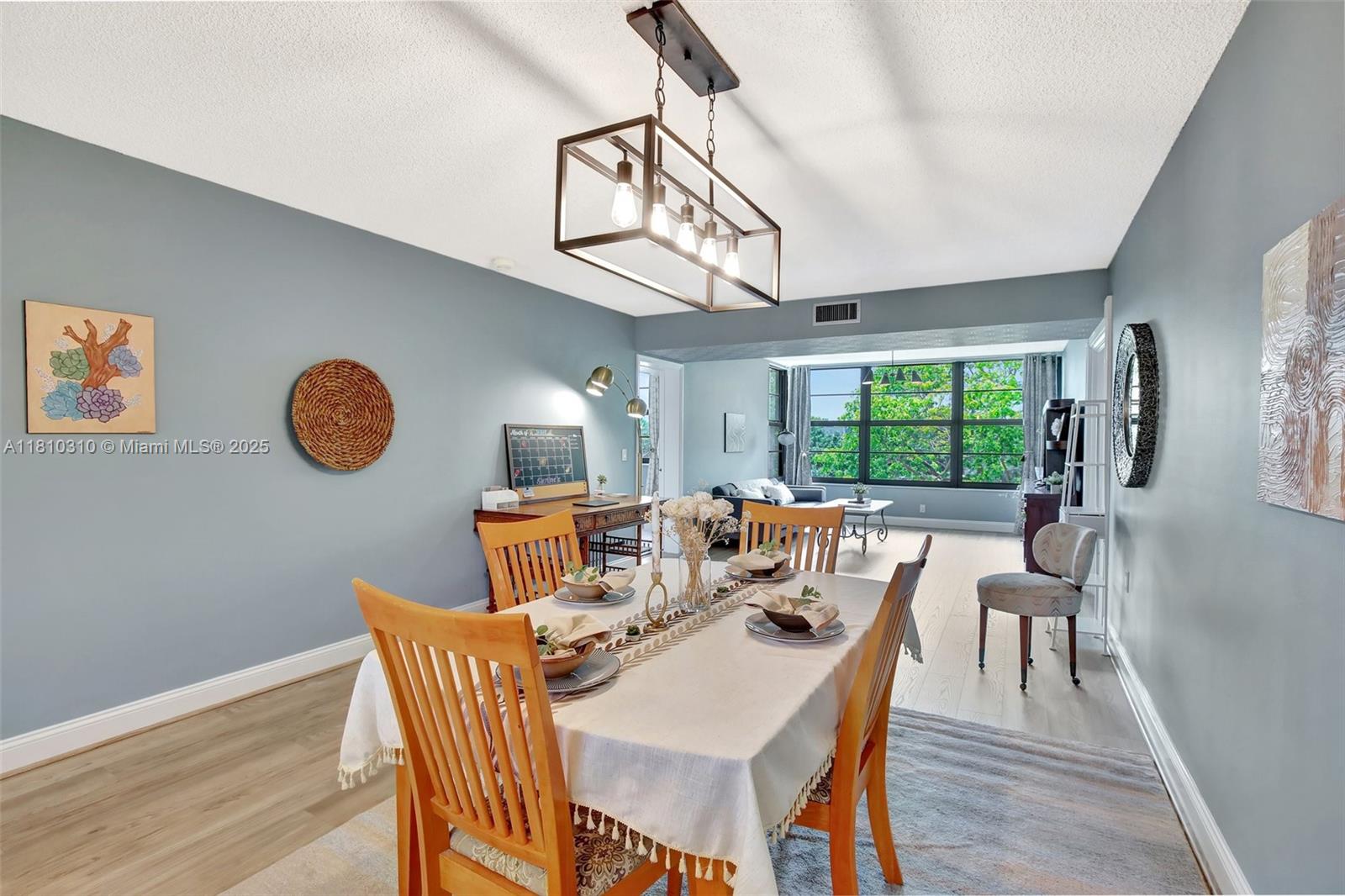 CONDO 24 OF WHITEHALL CON - Residential