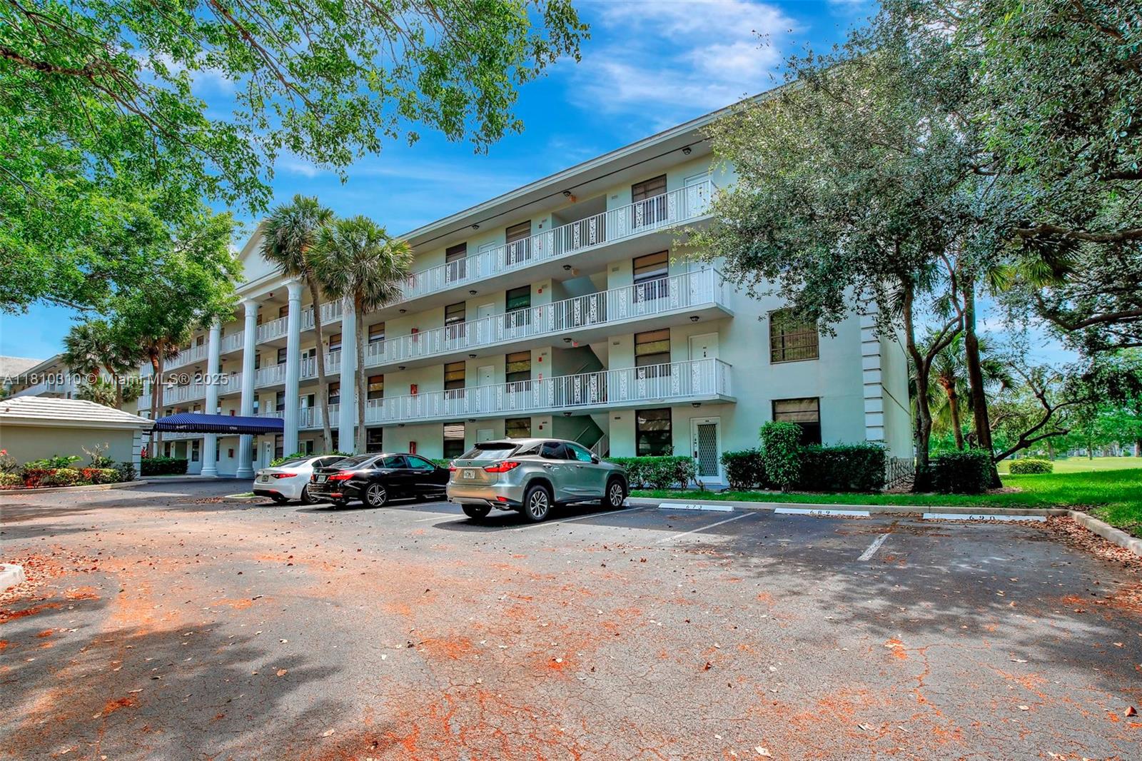 CONDO 24 OF WHITEHALL CON - Residential
