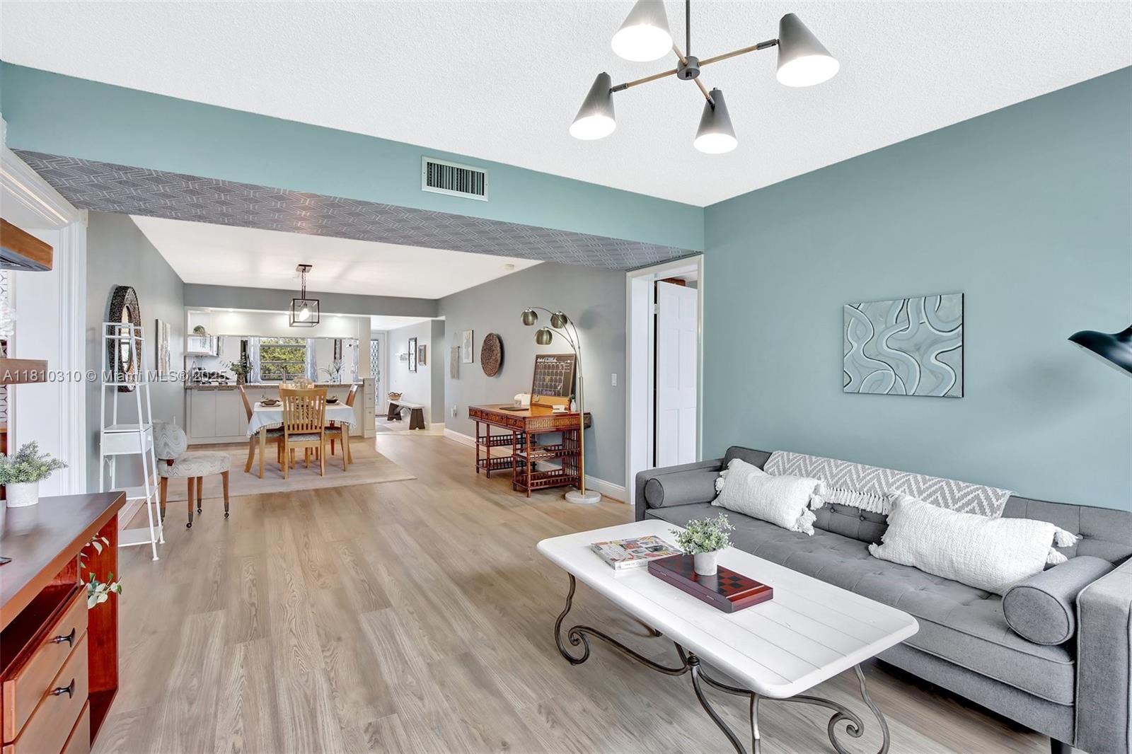 CONDO 24 OF WHITEHALL CON - Residential