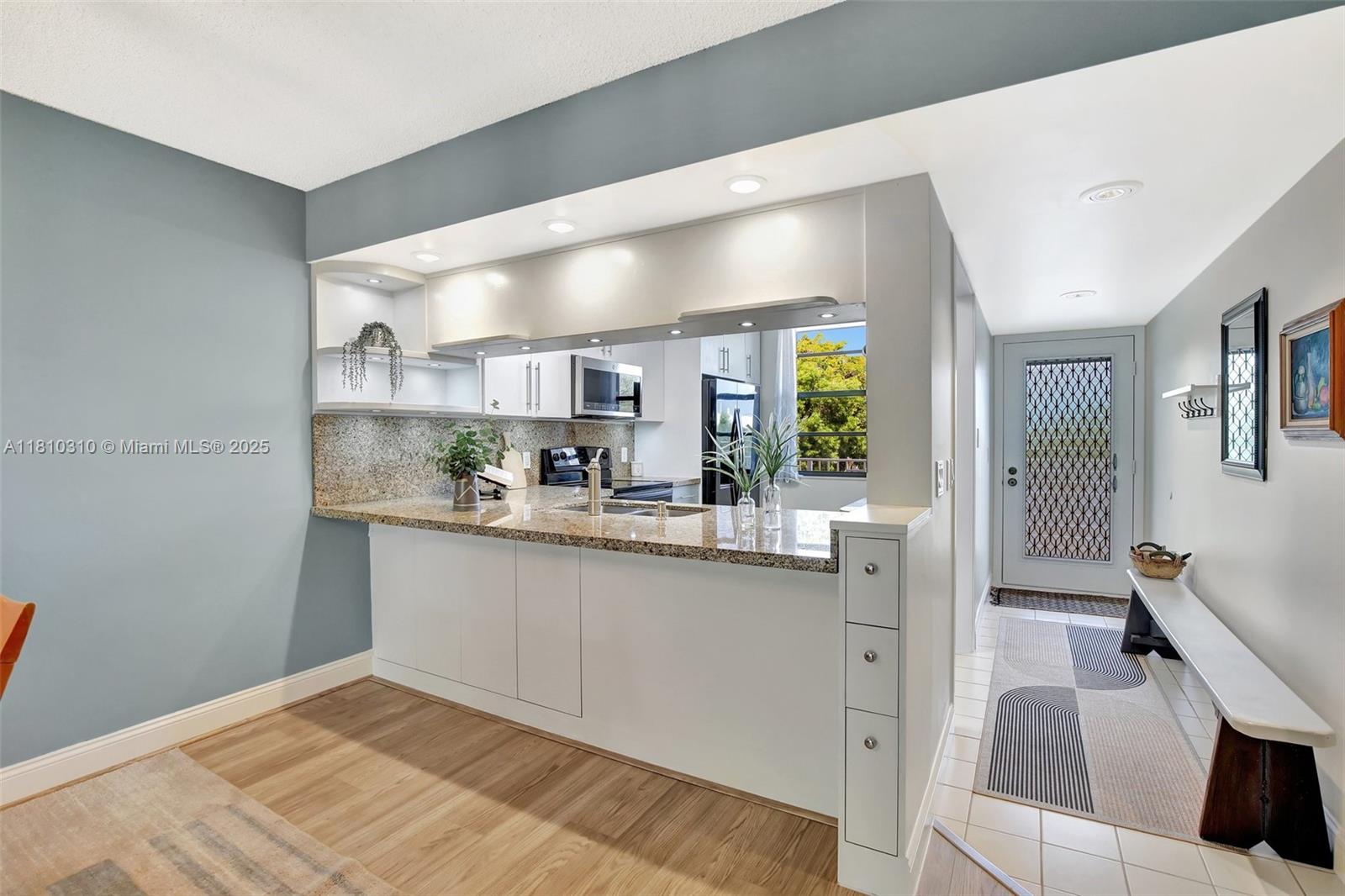 CONDO 24 OF WHITEHALL CON - Residential