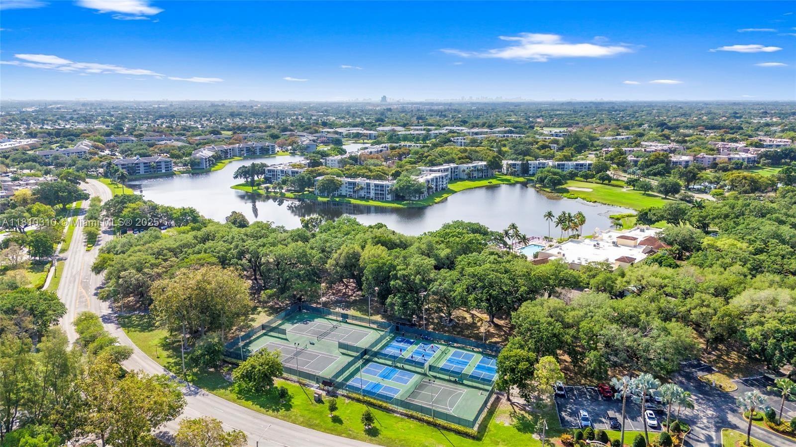 CONDO 24 OF WHITEHALL CON - Residential