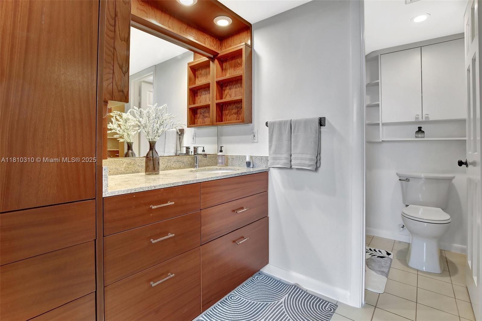 CONDO 24 OF WHITEHALL CON - Residential