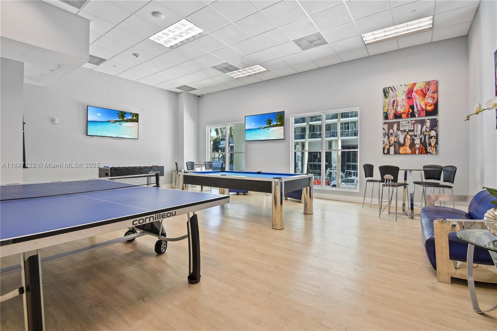 1800 CLUB CONDO - Residential Lease