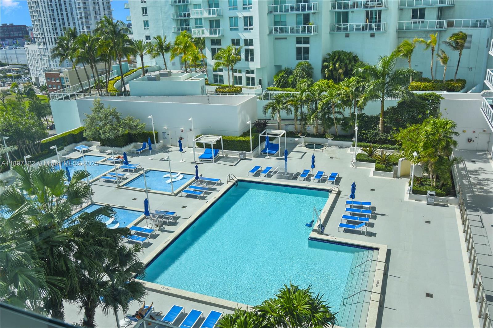 1800 CLUB CONDO - Residential Lease