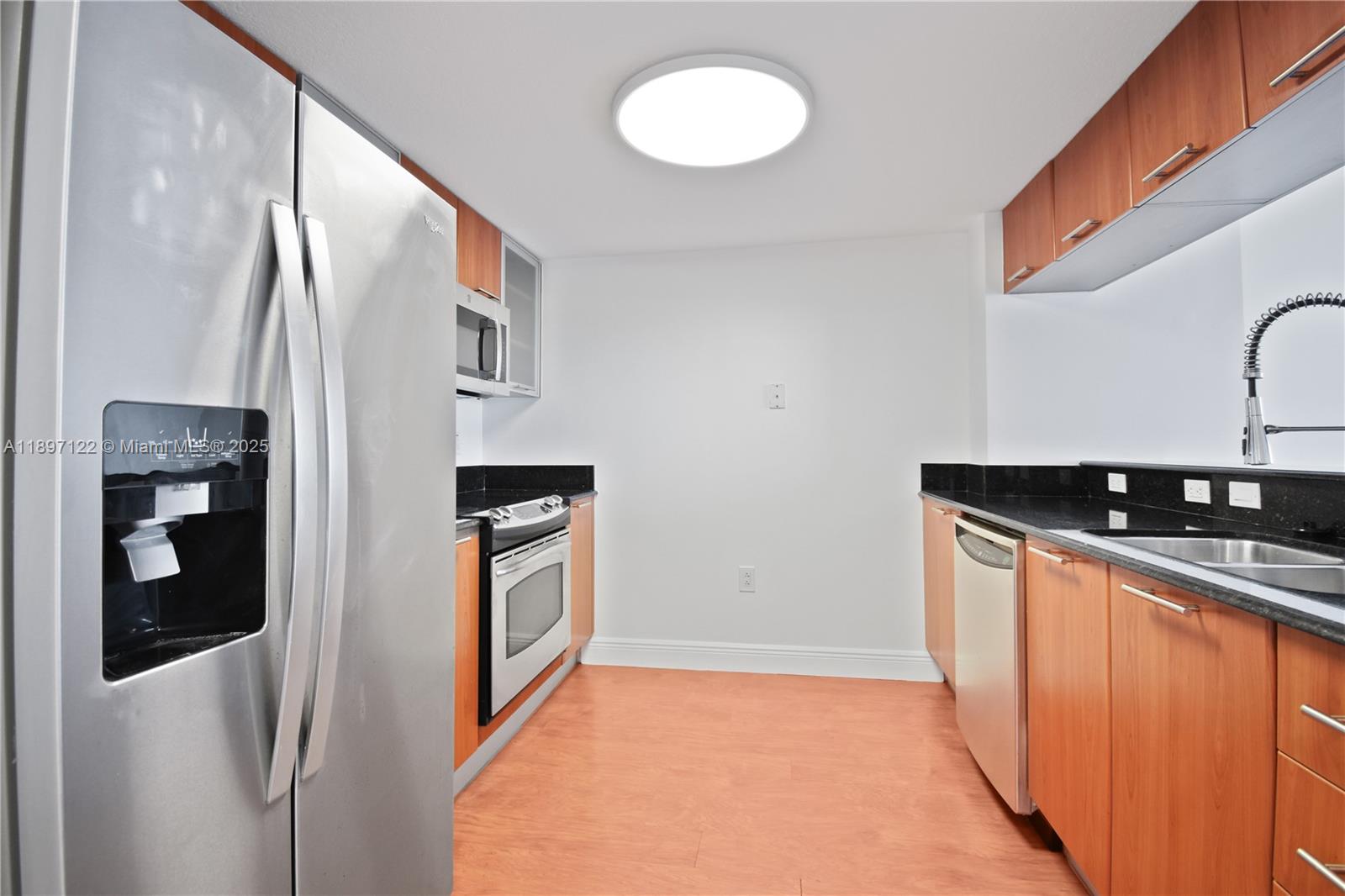 1800 N Bayshore Dr 2208