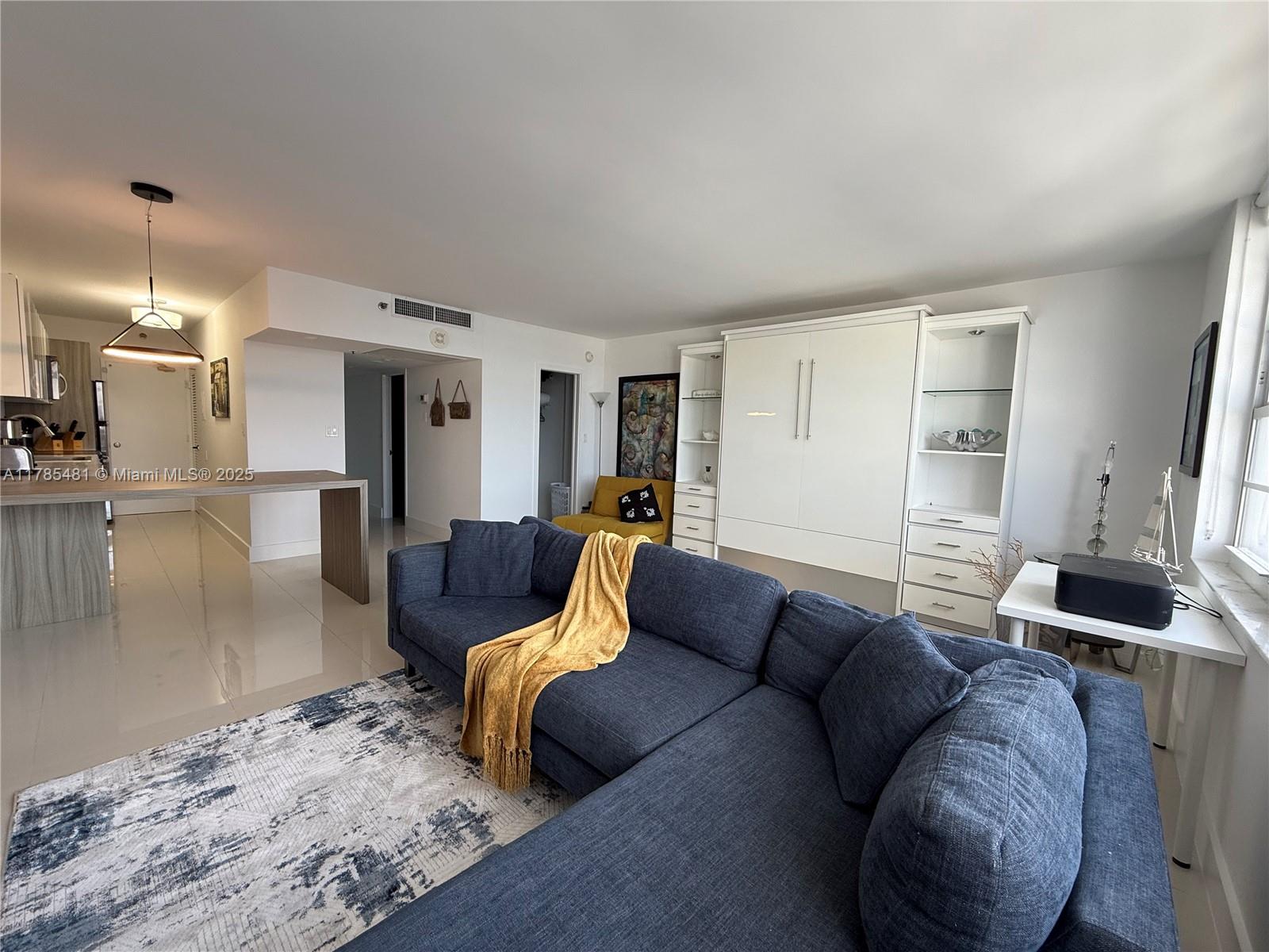 Rental Property at 100 Lincoln Rd 1539, Miami Beach, Miami-Dade County, Florida - Bathrooms: 1  - $2,800 MO.