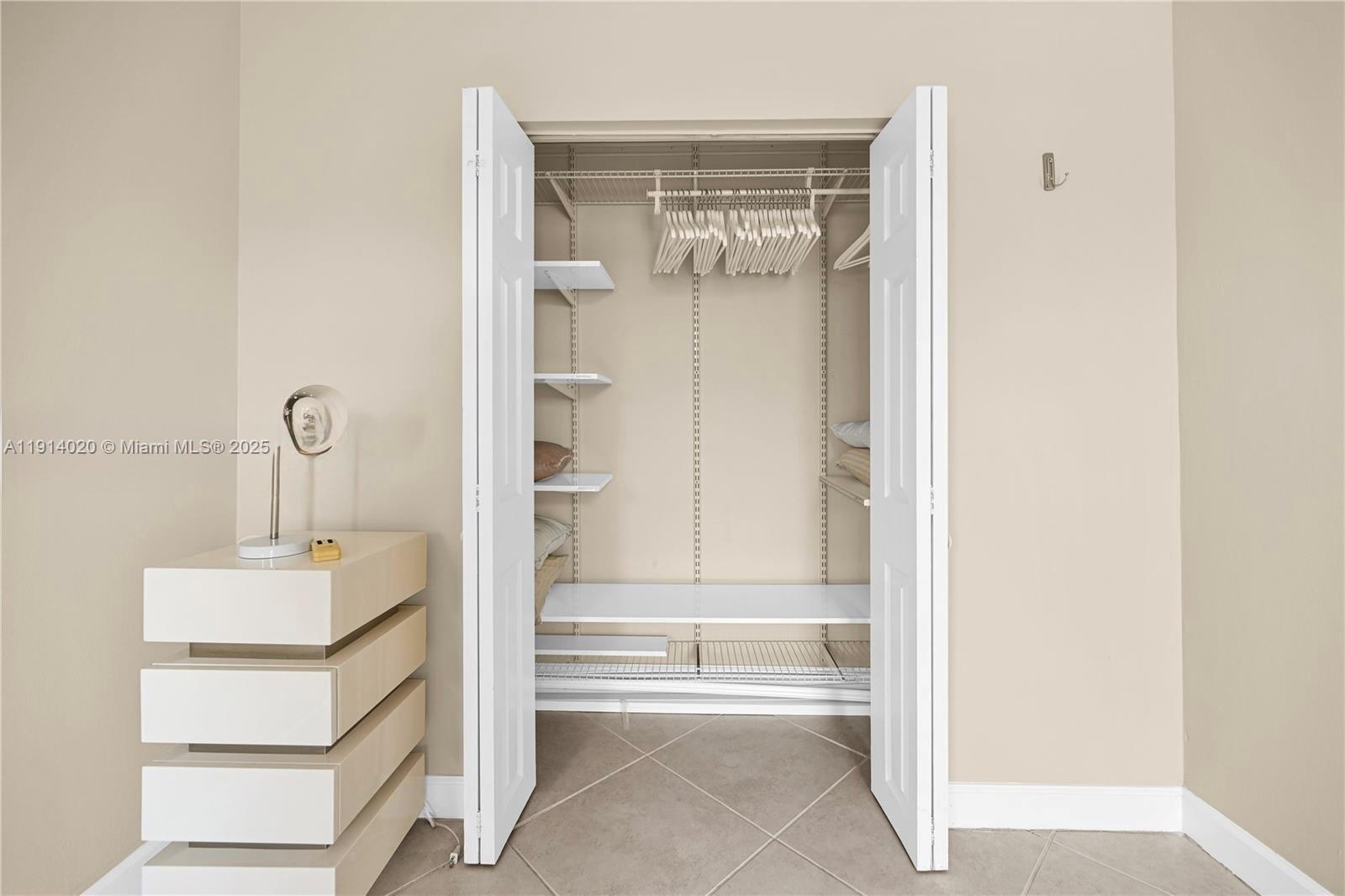 LINCOLN VIEW CONDO - Residential Lease