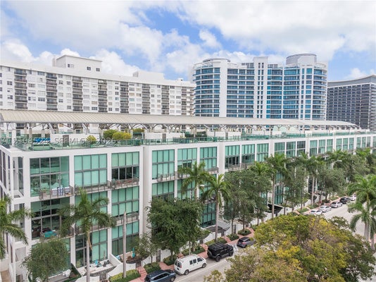 6000 COLLINS AVE APT 527, MIAMI BEACH, FL 33140 - Image 752f46d44adf625aea23f1c175cddf4b/3942625736