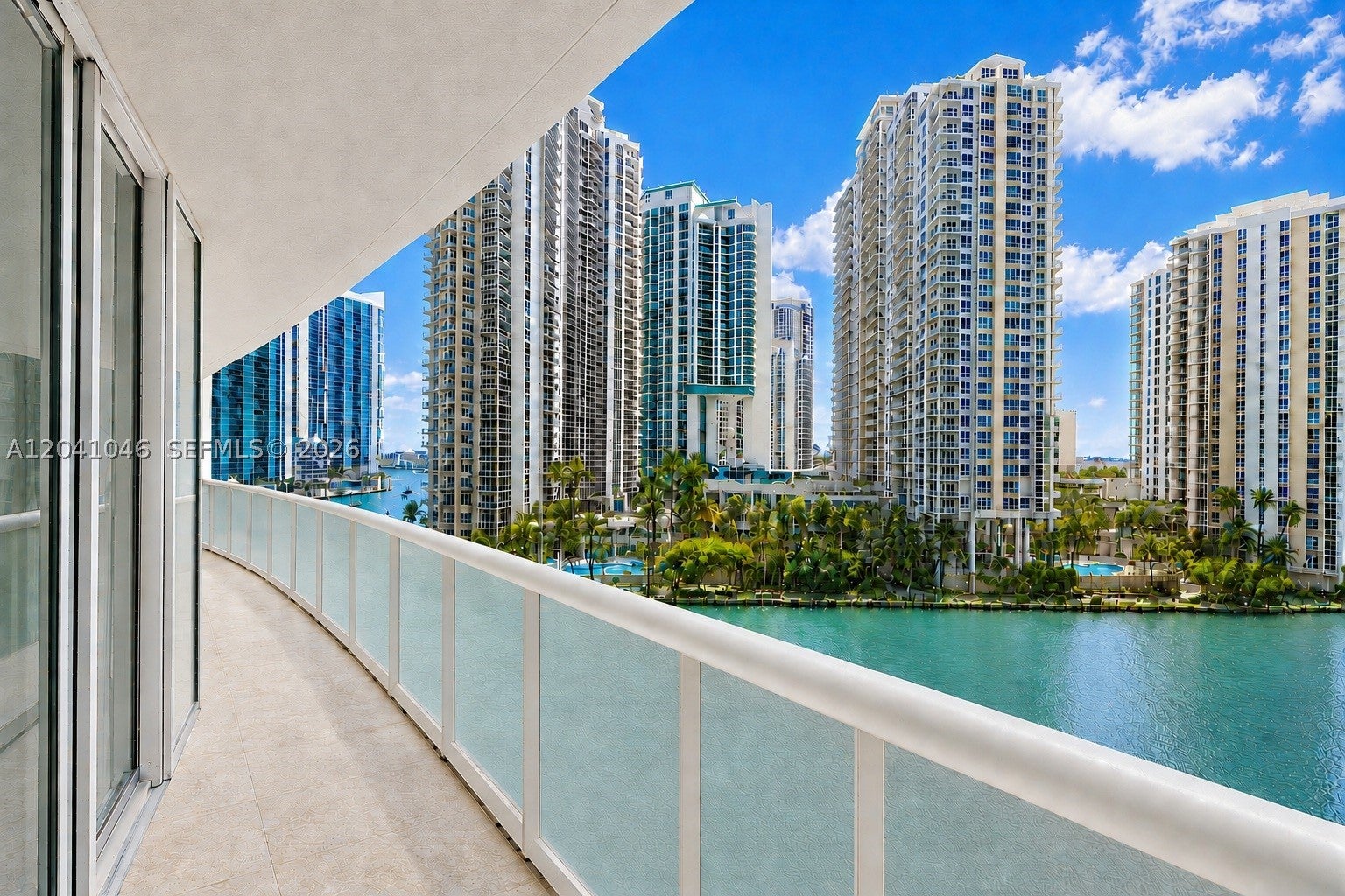 495 Brickell Ave BAY807