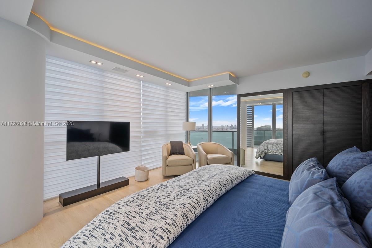 JADE RESIDENCES AT BRICKE - Residential