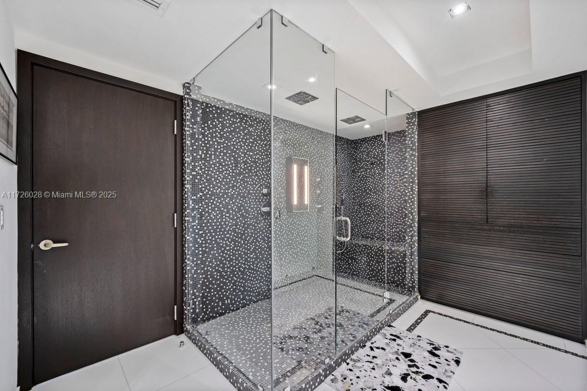 JADE RESIDENCES AT BRICKE - Residential