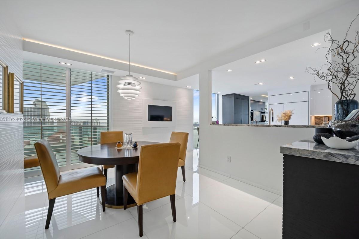 JADE RESIDENCES AT BRICKE - Residential