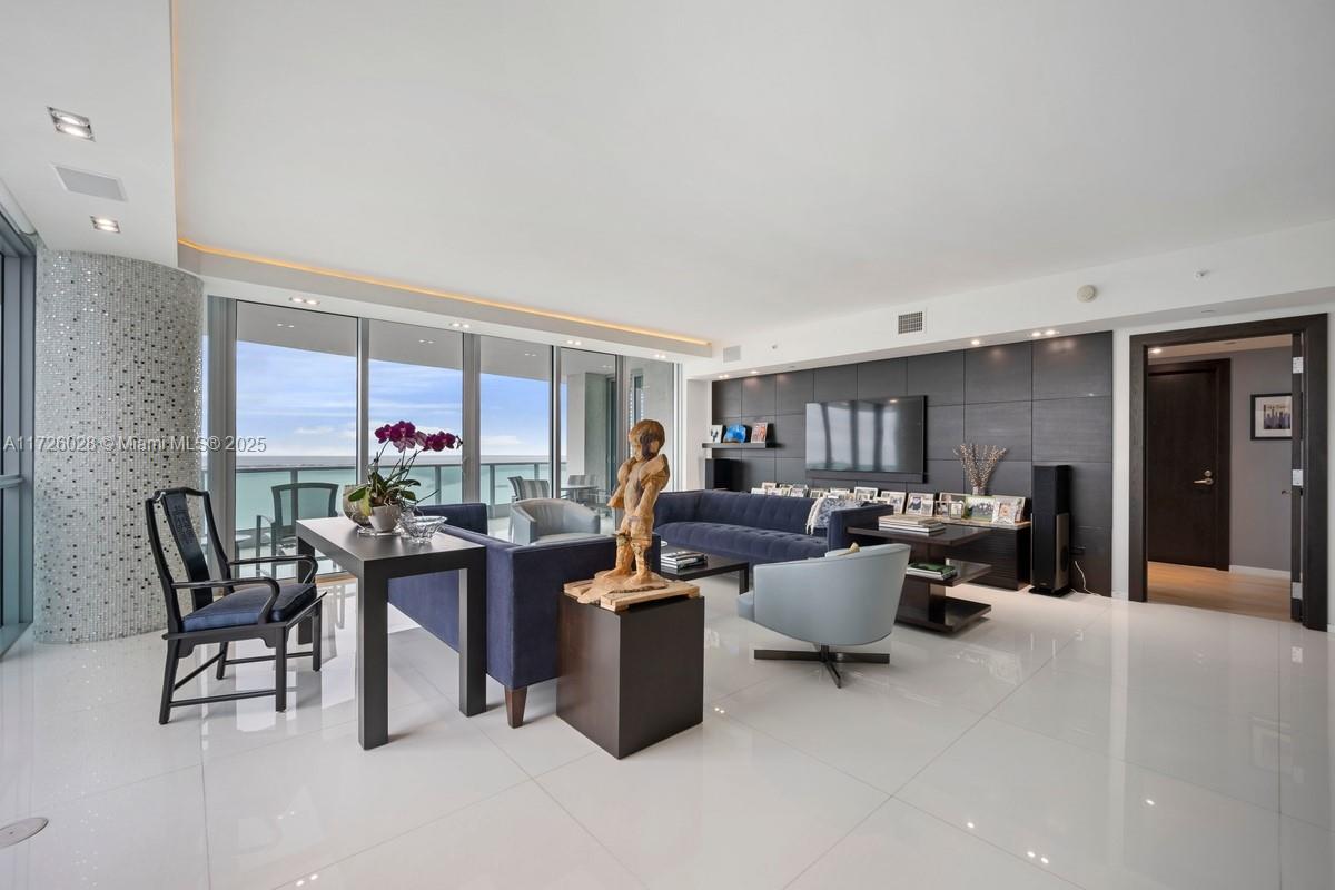 JADE RESIDENCES AT BRICKE - Residential