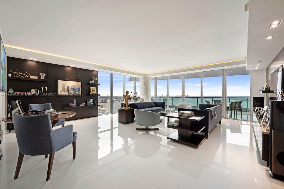 JADE RESIDENCES AT BRICKE - Residential