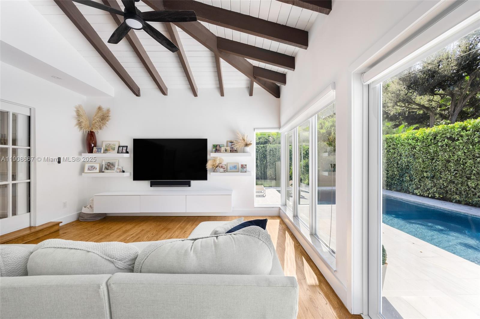 CORAL GABLES RIVIERA SEC - Residential