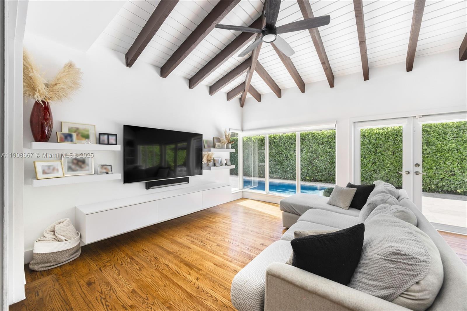 CORAL GABLES RIVIERA SEC - Residential