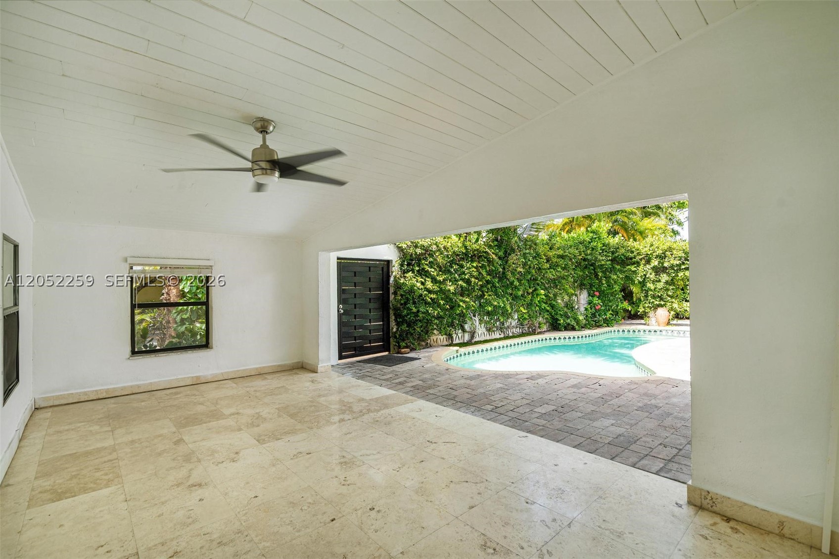 7810 Beachview Dr