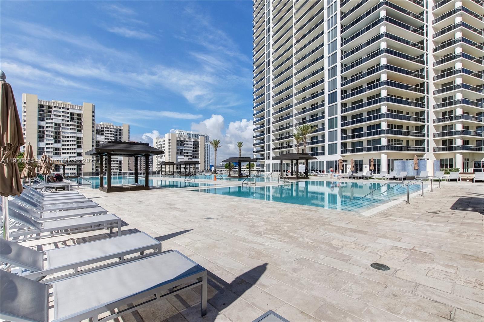 BEACH CLUB CONDO - Residential Lease