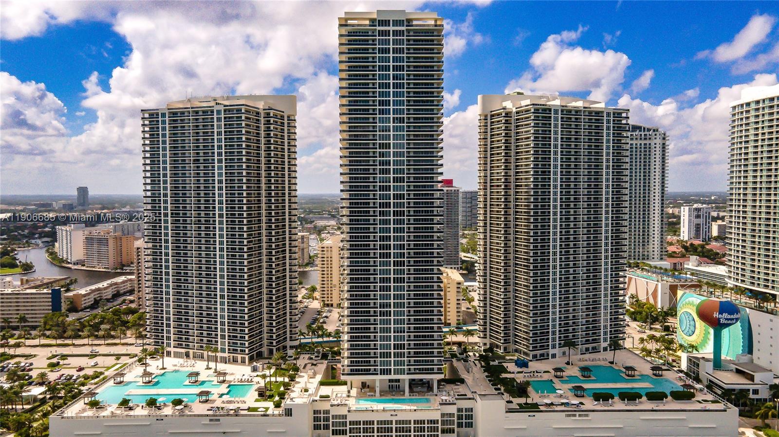 BEACH CLUB CONDO - Residential Lease