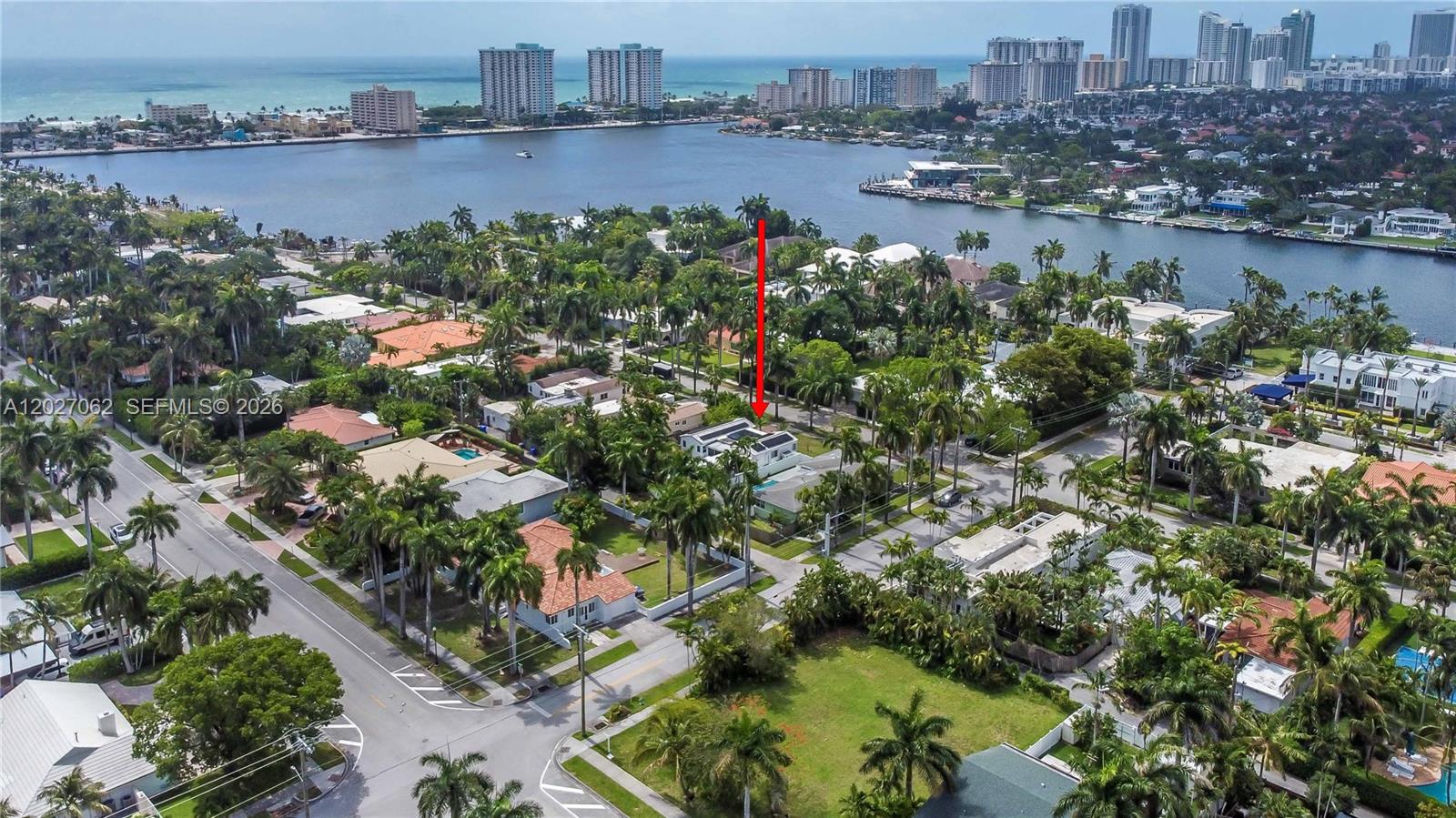 HOLLYWOOD LAKES SECTION - Residential