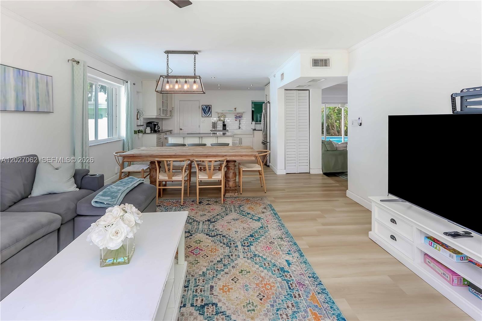 HOLLYWOOD LAKES SECTION - Residential