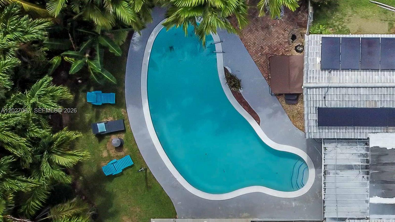 HOLLYWOOD LAKES SECTION - Residential