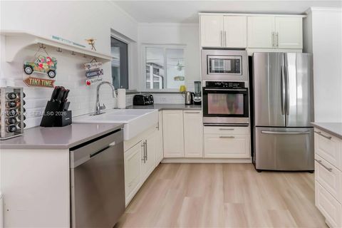 Tiny photo for 955 Van Buren St, Hollywood, FL 33019 (MLS # A12027062)